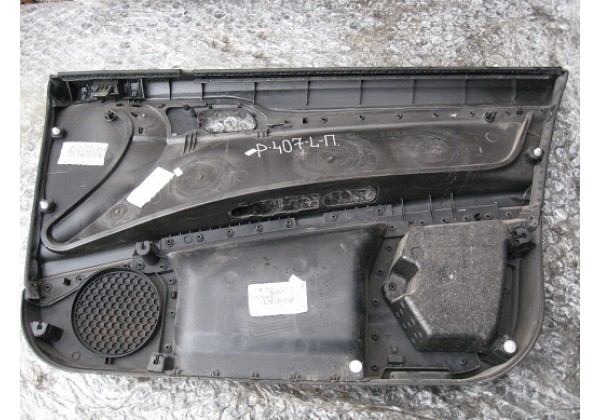 обшивка лівої передньої дверки Peugeot 407,1.6hdi,9645545277